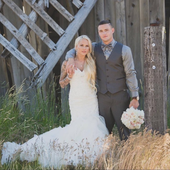 Meet the seller/buyer!✨ - Picture 7 of 9